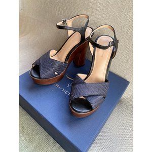 LIKE NEW/NEVER WORN Pour la Victoire platform heel